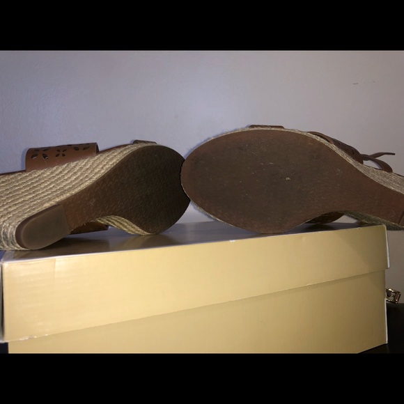MICHAEL KORS Darci Wedge Sandals Brown Leather Women’s Size 9 Like New with Box! - Picture 7 of 11